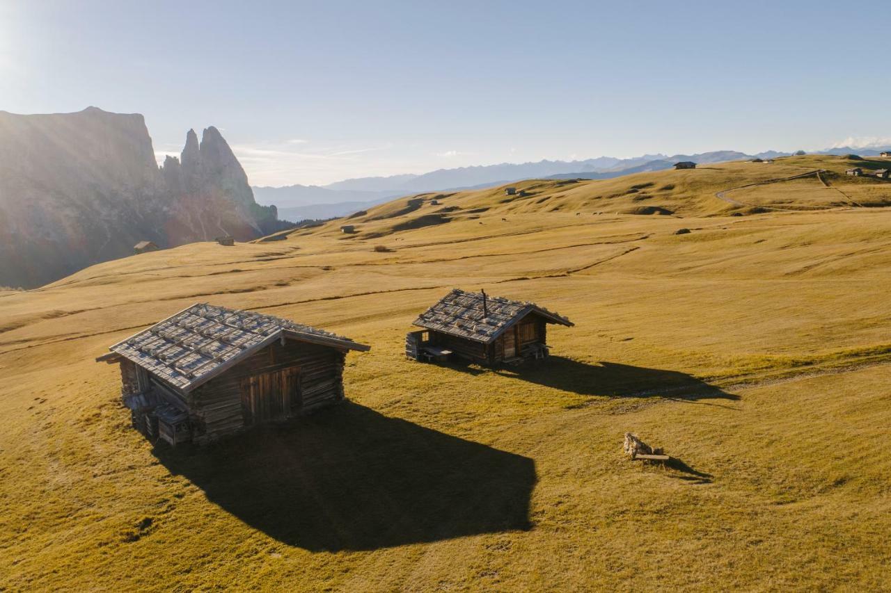 Romantik Hotel Turm Fie allo Sciliar Bagian luar foto