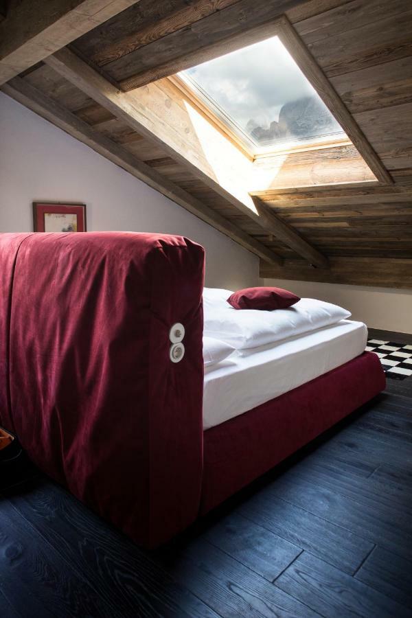 Romantik Hotel Turm Fie allo Sciliar Bagian luar foto